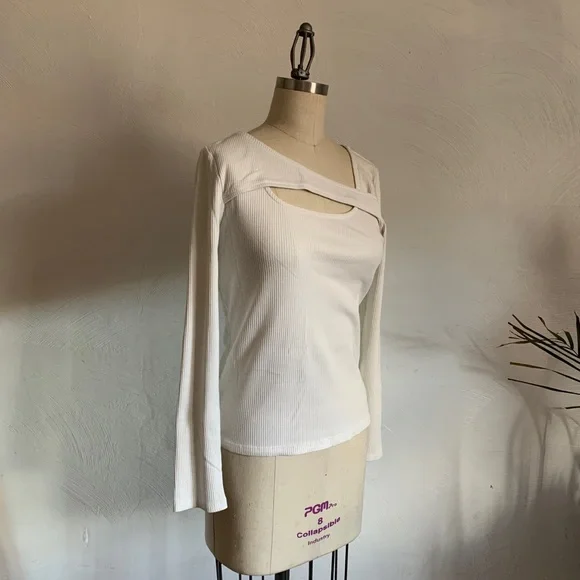 GAP elevated basic - long sleeve white tshirt cutout neckline - ribbed - stretch - Picture 4 of 9